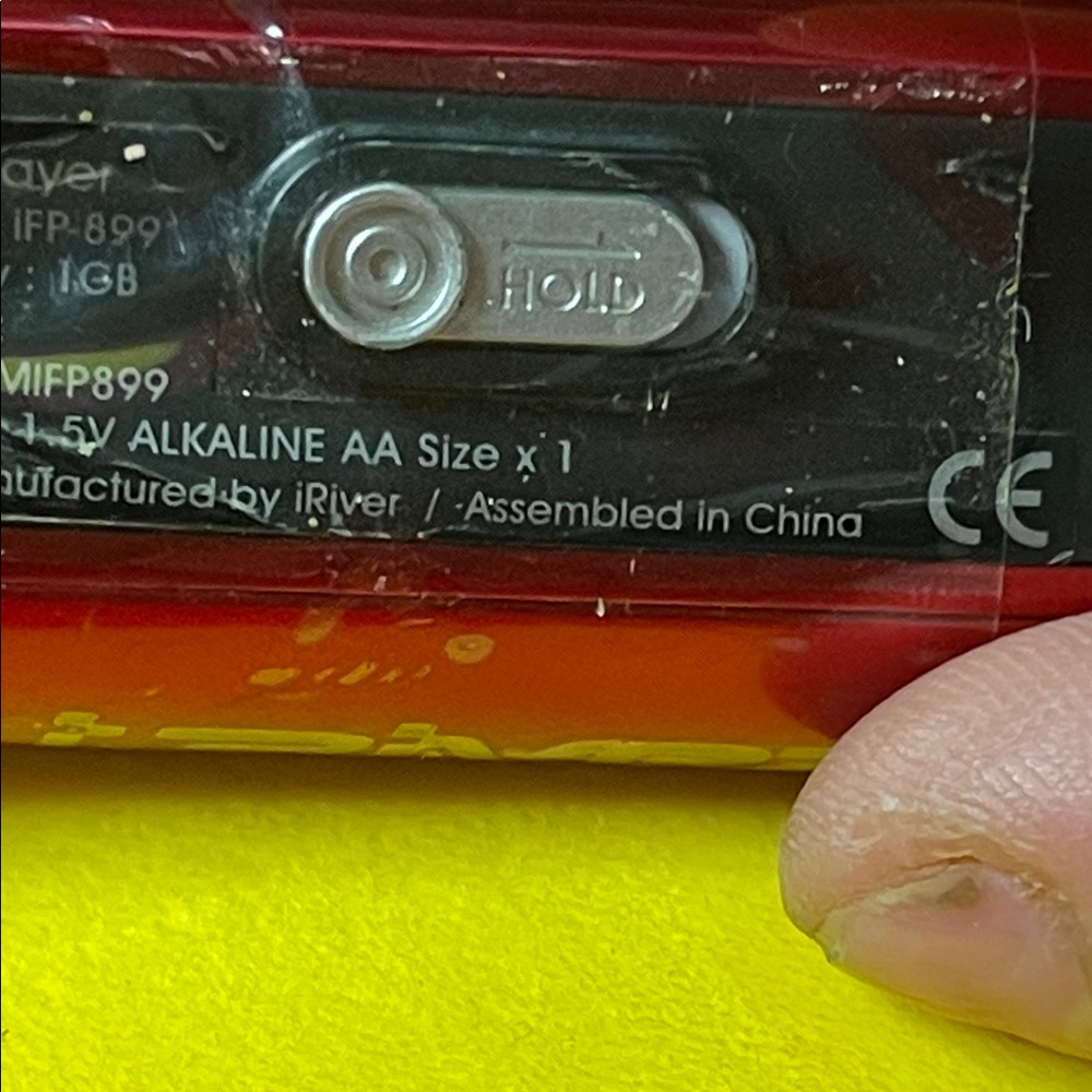 Red Portable MP3/Voice Player with Direct Encoding and Built-In Mic - Picture 8 of 13